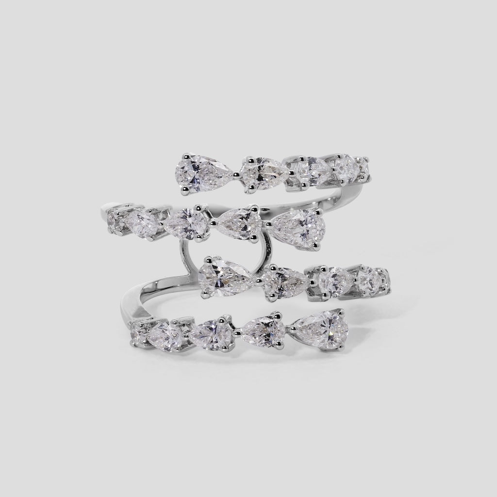 Luxurious Pear Shaped Diamond Ring
