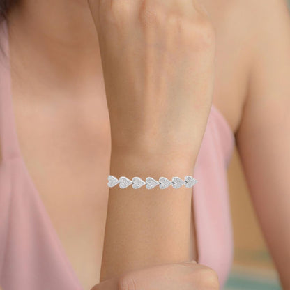 Graceful Dazzling Diamond Bracelet in 18k Gold