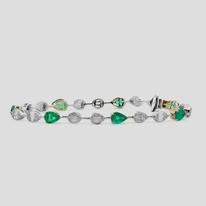 Elegant Emerald & Fancy Diamond Bracelet in 18k Gold