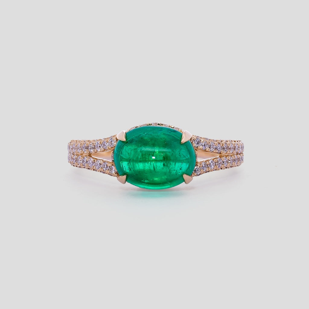 Art Deco Emerald Cabochon Ring with Diamond in 18k Gold