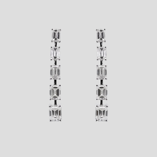 Luxury Diamond Dangler Earrings in 18k Gold