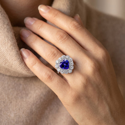 Tanzanite Heart Shape & Diamond Ring in 18k Gold